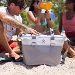 Hydro Flask Day Escape Soft Cooler Tote - 26 L|-|Sac Isotherme Doux Day Escape - 26 L -Hydro Flask Online HYD SCTB 7E 7ELifestyle 20Peppercorn